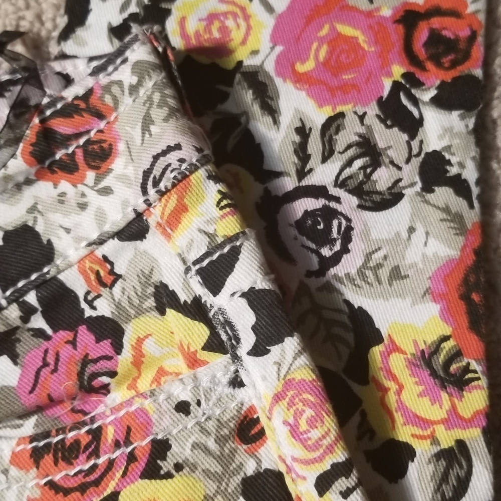 Floral Skinny Lily Jeans - Picture 4 of 8